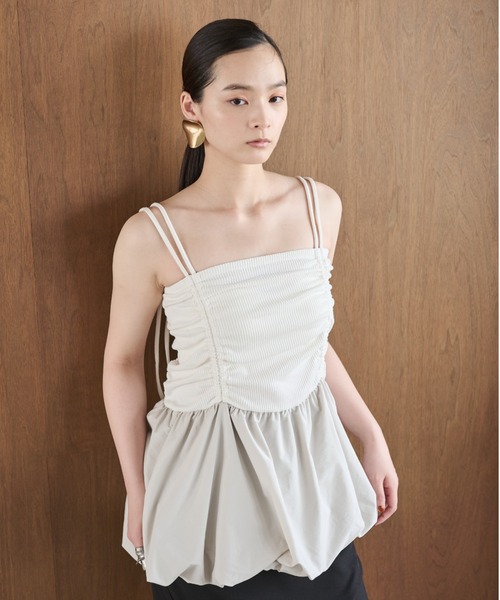 AIC.（エーアイシー）の「シャーリングバルーンキャミソール（キャミソール・レディース・アイボリー/チャコールグレー・FREE）」の4枚目の写真