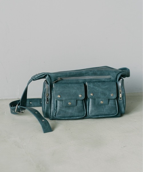 LAKOLE（ラコレ）の「ZIPコンビポケットワンショルダーバッグ / 495400（ショルダーバッグ・レディース・オフホワイト/ブラック/ブラウン/レッド/シルバー/ロイヤルブルー・FREE）」の4枚目の写真