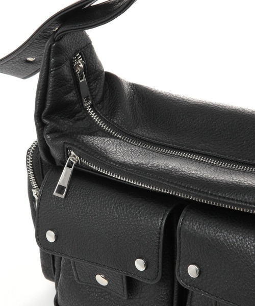 LAKOLE（ラコレ）の「ZIPコンビポケットワンショルダーバッグ / 495400（ショルダーバッグ・レディース・オフホワイト/ブラック/ブラウン/レッド/シルバー/ロイヤルブルー・FREE）」の9枚目の写真