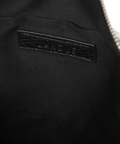 LAKOLE（ラコレ）の「ZIPコンビポケットワンショルダーバッグ / 495400（ショルダーバッグ・レディース・オフホワイト/ブラック/ブラウン/レッド/シルバー/ロイヤルブルー・FREE）」の13枚目の写真