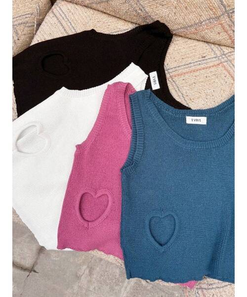 EVRIS(エヴリス)の「ハートカッティングニットトップス(ニット/セーター・レディース・ブラック/ブルー/ホワイト/ピンク・FREE)」の1枚目の写真
