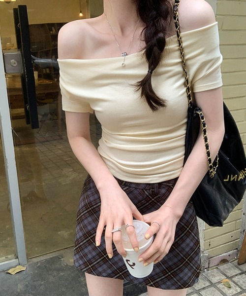 Lace Ladies（レースレディース）の「ドレープ 半袖 リブ オフショルダー Tシャツ（Tシャツ/カットソー・レディース・ホワイト/ブラック/ブラウン/ピンク/アイボリー・FREE）」の2枚目の写真