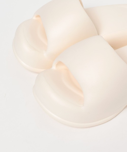 BAYFLOW（ベイフロー）の「[軽量]EVAスライドサンダル（サンダル・レディース・ブラック/オフホワイト・MEDIUM/LARGE）」の12枚目の写真