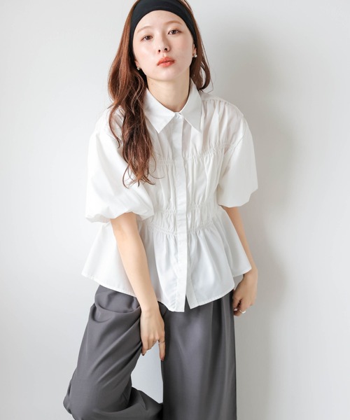 美品 キンダーサルモン ギャザー シャーリング フリルスリーブ ブラウス 白 美品 キンダーサルモン ギャザー シャーリング フリルスリーブ
