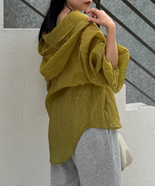 CIAOPANIC TYPY（チャオパニックティピー）の「【新色追加/体型カバーも叶う】フード付きシアーシャツ（シャツ/ブラウス・レディース・グリーン/ブラウン/ホワイト/ブラック/モカ/イエロー/ブルー/オフホワイト/ブラック系その他/サックスブルー/ベージュ/レモンイエロー・ONE SIZE）」の20枚目の写真