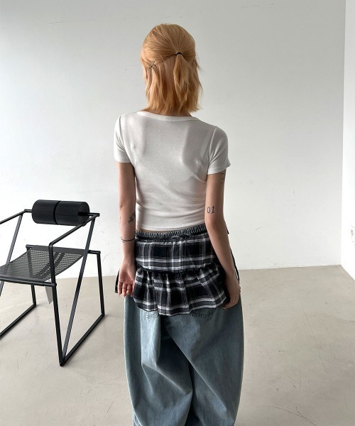 4INT.(フォイント)の「ヘンリーネック 無地 クロップド 半袖 Tシャツ(Tシャツ/カットソー・レディース・ホワイト/ブラック/グレー・FREE)」の7枚目の写真