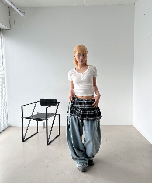 4INT.(フォイント)の「ヘンリーネック 無地 クロップド 半袖 Tシャツ(Tシャツ/カットソー・レディース・ホワイト/ブラック/グレー・FREE)」の10枚目の写真