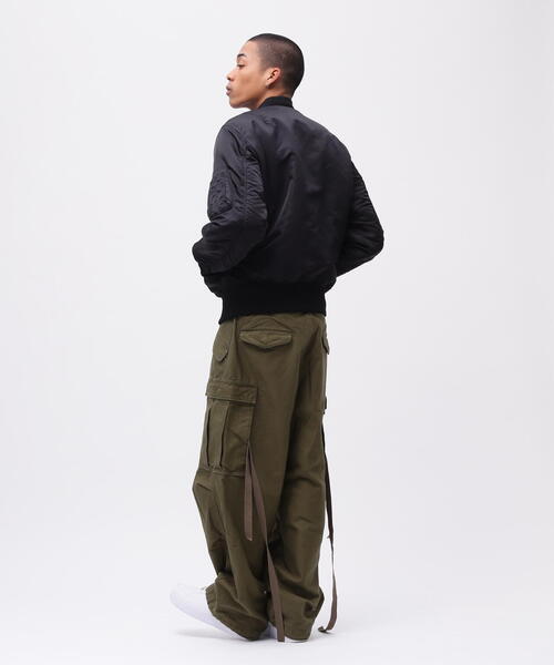 AVIREX(アヴィレックス)の「《VINTAGE LINE》MA-1 MODIFIED COLOR / AVIREX / アヴィレックス(MA-1・メンズ・ブラック/チャコールグレー・X-LARGE/MEDIUM/LARGE/XX-LARGE)」の5枚目の写真
