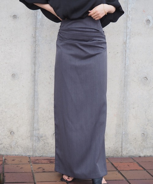 LAULEN(ローレン)の「tuck slit long skirt /タックサイドスリットロングスカート(スカート・レディース・グレー/ブラック・M/S)」の2枚目の写真