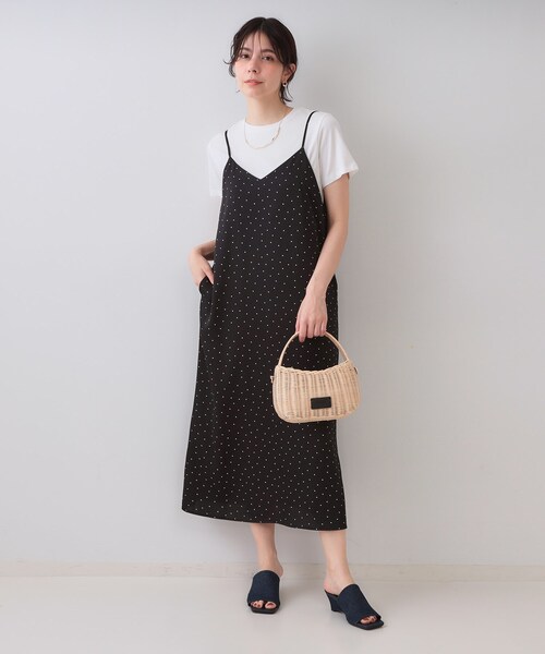 OPAQUE.CLIP（オペークドットクリップ）の「ランダムドット サテンキャミワンピース【洗濯機洗い可】（ワンピース・レディース・ブラック系/ベージュ系・38/40）」の7枚目の写真