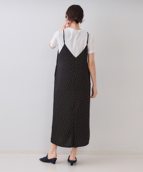 OPAQUE.CLIP（オペークドットクリップ）の「ランダムドット サテンキャミワンピース【洗濯機洗い可】（ワンピース・レディース・ブラック系/ベージュ系・38/40）」の16枚目の写真