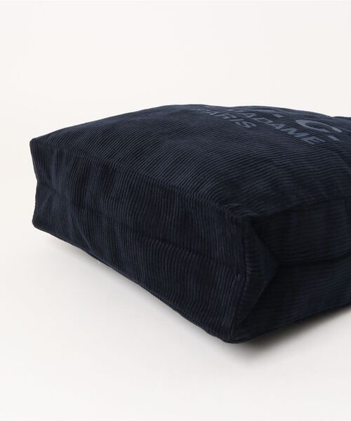 A.P.C.(アーペーセー)の「TOTE LOU RUE MADAME(トートバッグ・メンズ・ネイビー・ONESIZE)」の3枚目の写真