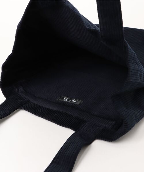 A.P.C.(アーペーセー)の「TOTE LOU RUE MADAME(トートバッグ・メンズ・ネイビー・ONESIZE)」の4枚目の写真