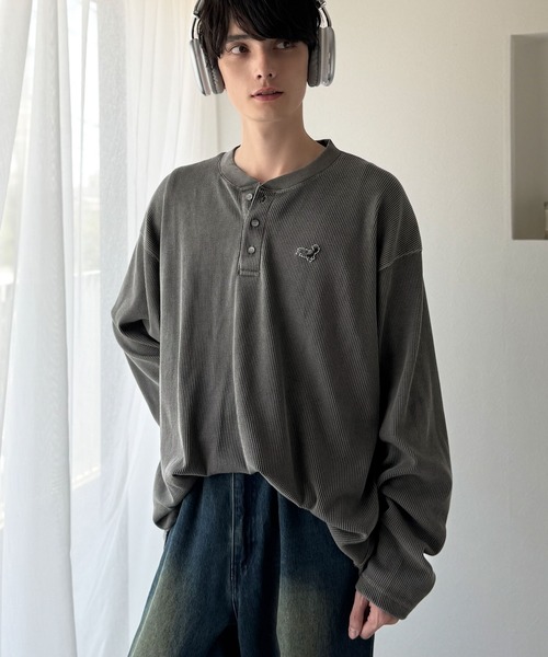 Classical Origin（クラシカルオリジン）の「「春秋の必需品。」ピグメント加工サーマルヘンリーネックTシャツ（長袖）/Pigment-Dyed Thermal Henley T-Shirt（Tシャツ/カットソー・メンズ・チャコールグレー/アイボリー/ネイビー・LARGE/SMALL/MEDIUM）」の7枚目の写真