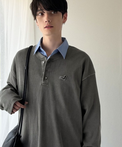 Classical Origin（クラシカルオリジン）の「「春秋の必需品。」ピグメント加工サーマルヘンリーネックTシャツ（長袖）/Pigment-Dyed Thermal Henley T-Shirt（Tシャツ/カットソー・メンズ・チャコールグレー/アイボリー/ネイビー・LARGE/SMALL/MEDIUM）」の4枚目の写真