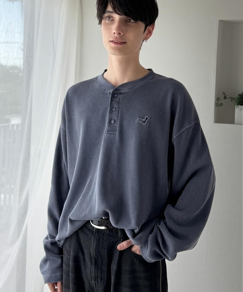 Classical Origin（クラシカルオリジン）の「「春秋の必需品。」ピグメント加工サーマルヘンリーネックTシャツ（長袖）/Pigment-Dyed Thermal Henley T-Shirt（Tシャツ/カットソー・メンズ・チャコールグレー/アイボリー/ネイビー・LARGE/SMALL/MEDIUM）」の10枚目の写真