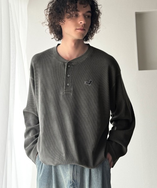 Classical Origin（クラシカルオリジン）の「「春秋の必需品。」ピグメント加工サーマルヘンリーネックTシャツ（長袖）/Pigment-Dyed Thermal Henley T-Shirt（Tシャツ/カットソー・メンズ・チャコールグレー/アイボリー/ネイビー・LARGE/SMALL/MEDIUM）」の20枚目の写真