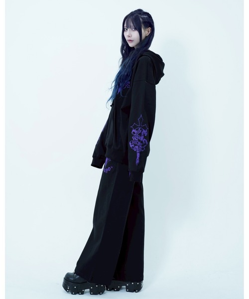 REFLEM/レフレム』クロス刺繍ZIPパーカー/ジップアップパーカー