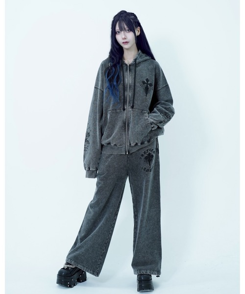 REFLEM レフレム クロス刺繍ZIPパーカー REFLEM/レフレム』クロス刺繍ZIPパーカー/ジップアップパーカー