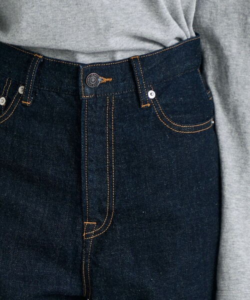 EDITION（エディション）の「ワンウオッシュエッセンシャルデニム ストレートパンツ（デニムパンツ・レディース・ネイビー・38/36/34）」の6枚目の写真