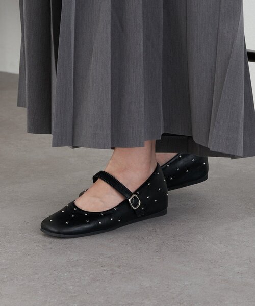 CIAOPANIC(チャオパニック)の「【Lumé/ルメ】スタッズストラップフラットシューズ(パンプス・レディース・ブラック/アイボリー・MEDIUM/SMALL/LARGE)」の7枚目の写真