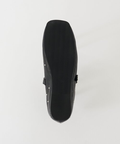 CIAOPANIC(チャオパニック)の「【Lumé/ルメ】スタッズストラップフラットシューズ(パンプス・レディース・ブラック/アイボリー・MEDIUM/SMALL/LARGE)」の4枚目の写真