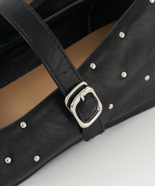 CIAOPANIC(チャオパニック)の「【Lumé/ルメ】スタッズストラップフラットシューズ(パンプス・レディース・ブラック/アイボリー・MEDIUM/SMALL/LARGE)」の6枚目の写真