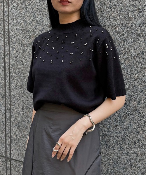 &g'aime(アンジェム)の「【&g'aime】ビジューハーフスリーブニット Bijou Knit Pullover(ニット/セーター・レディース・ブラック/グレイッシュベージュ/チャコールグレー・FREE)」の4枚目の写真