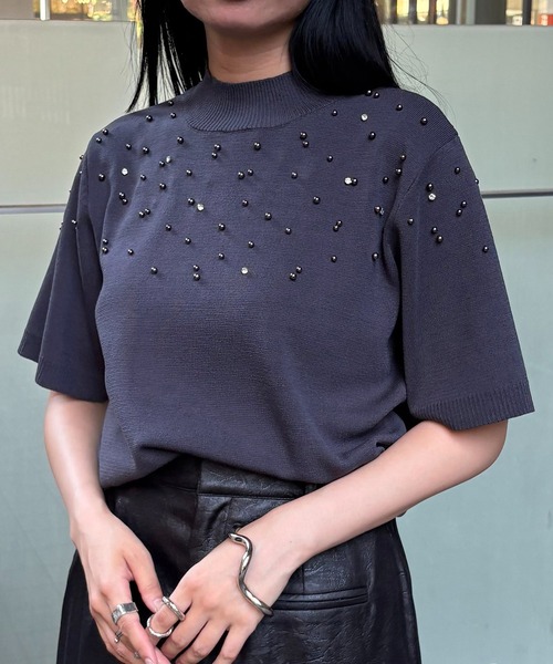 &g'aime(アンジェム)の「【&g'aime】ビジューハーフスリーブニット Bijou Knit Pullover(ニット/セーター・レディース・ブラック/グレイッシュベージュ/チャコールグレー・FREE)」の16枚目の写真