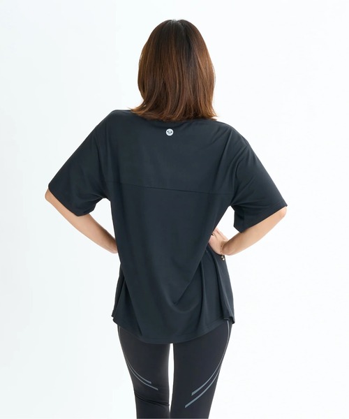 ROXY(ロキシー)の「ALL IS WELL TEE/ロキシー水陸両用速乾UVケアスリットデザイン2WAY半袖Tシャツ(水着)(Tシャツ/カットソー・レディース・ピンク/ホワイト/ブラック・LARGE/MEDIUM/SMALL)」の17枚目の写真