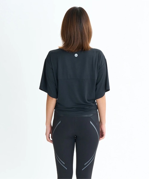 ROXY(ロキシー)の「ALL IS WELL TEE/ロキシー水陸両用速乾UVケアスリットデザイン2WAY半袖Tシャツ(水着)(Tシャツ/カットソー・レディース・ピンク/ホワイト/ブラック・LARGE/MEDIUM/SMALL)」の18枚目の写真