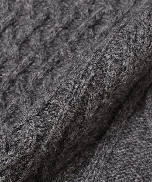 BEAMS（ビームス）の「5ゲージ ラムウール クルーネック ケーブルニット（ニット/セーター・メンズ・グレー/オフホワイト/ベージュ・S/M/L/XL）」の13枚目の写真