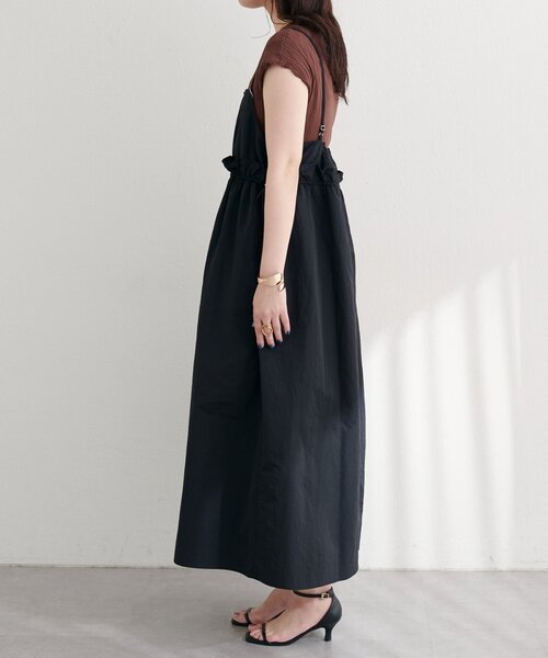 natural couture（ナチュラルクチュール）の「【WEB限定】〈mamamo〉ウエストフリル付きZIPキャミワンピース（ワンピース・レディース・ブラック/チャコールグレー/モカ・FREE）」の15枚目の写真