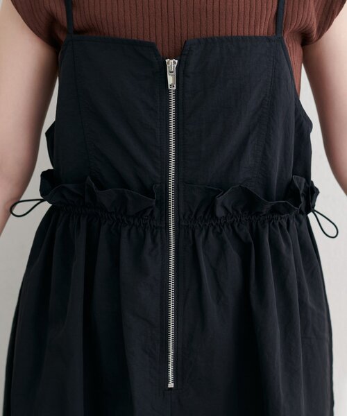 natural couture（ナチュラルクチュール）の「【WEB限定】〈mamamo〉ウエストフリル付きZIPキャミワンピース（ワンピース・レディース・ブラック/チャコールグレー/モカ・FREE）」の20枚目の写真