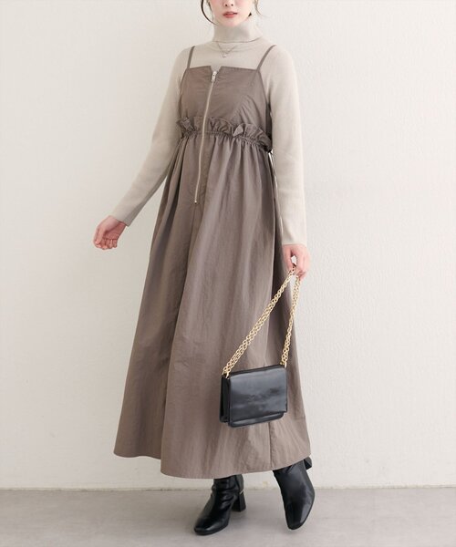 natural couture（ナチュラルクチュール）の「【WEB限定】〈mamamo〉ウエストフリル付きZIPキャミワンピース（ワンピース・レディース・ブラック/チャコールグレー/モカ・FREE）」の21枚目の写真