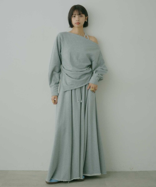 VIOLETTA（ヴィオレッタ）の「アシンメトリースウェットトップス（Tシャツ/カットソー・レディース・ブラック/グレー・FREE）」の17枚目の写真