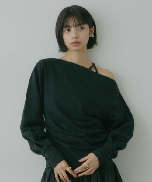 VIOLETTA（ヴィオレッタ）の「アシンメトリースウェットトップス（Tシャツ/カットソー・レディース・ブラック/グレー・FREE）」の3枚目の写真