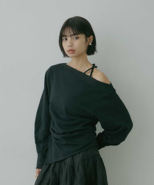 VIOLETTA（ヴィオレッタ）の「アシンメトリースウェットトップス（Tシャツ/カットソー・レディース・ブラック/グレー・FREE）」の7枚目の写真