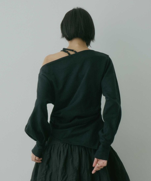 VIOLETTA（ヴィオレッタ）の「アシンメトリースウェットトップス（Tシャツ/カットソー・レディース・ブラック/グレー・FREE）」の5枚目の写真