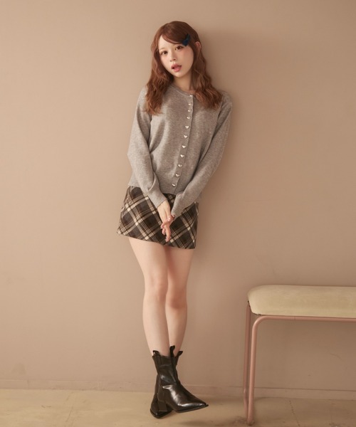 TITTY&CO.（ティティーアンドコー）の「ハートボタンカーディガン（カーディガン/ボレロ・レディース・アイボリー/ブルー/ブラック/グレー/ベージュ・FREE）」の19枚目の写真