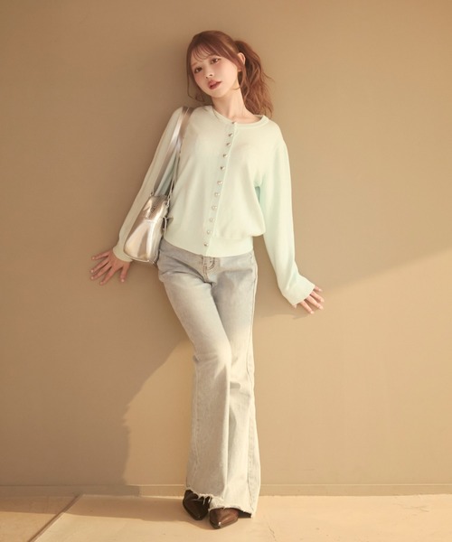 TITTY&CO.（ティティーアンドコー）の「ハートボタンカーディガン（カーディガン/ボレロ・レディース・アイボリー/ブルー/ブラック/グレー/ベージュ・FREE）」の7枚目の写真