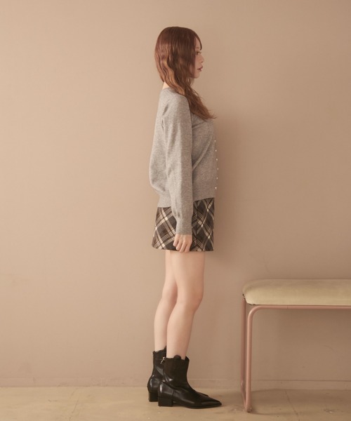 TITTY&CO.（ティティーアンドコー）の「ハートボタンカーディガン（カーディガン/ボレロ・レディース・アイボリー/ブルー/ブラック/グレー/ベージュ・FREE）」の18枚目の写真