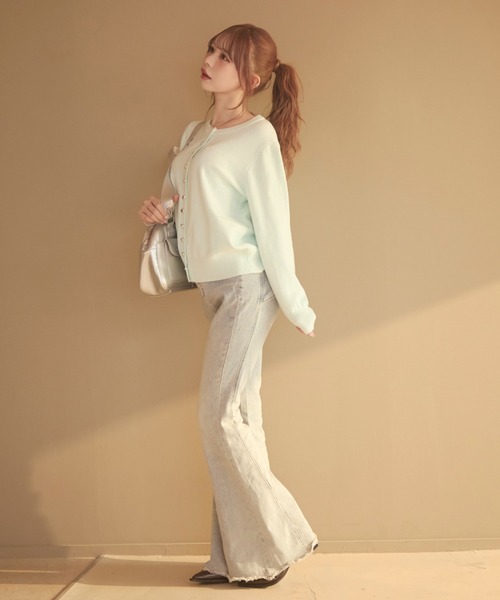 TITTY&CO.（ティティーアンドコー）の「ハートボタンカーディガン（カーディガン/ボレロ・レディース・アイボリー/ブルー/ブラック/グレー/ベージュ・FREE）」の9枚目の写真