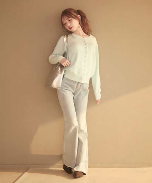 TITTY&CO.（ティティーアンドコー）の「ハートボタンカーディガン（カーディガン/ボレロ・レディース・アイボリー/ブルー/ブラック/グレー/ベージュ・FREE）」の11枚目の写真