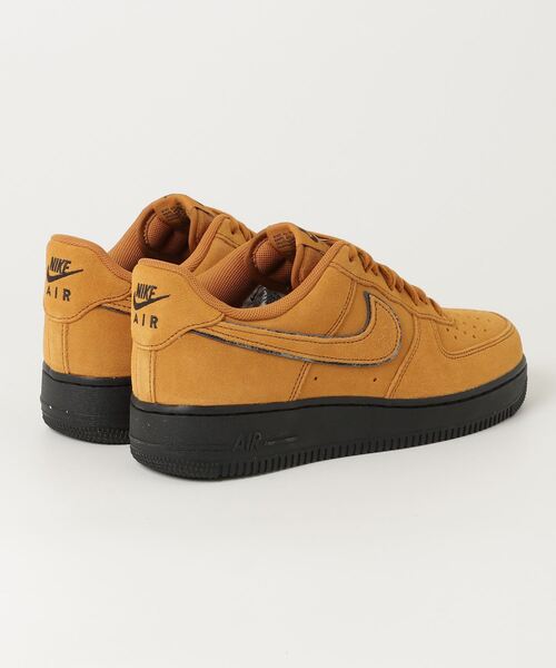 NIKE(ナイキ)の「AIR FORCE 1 07 LV8(スニーカー・メンズ・ブラウン・26.0cm/26.5cm/27.0cm/27.5cm/28.0cm/28.5cm/29.0cm/24.0cm)」の2枚目の写真