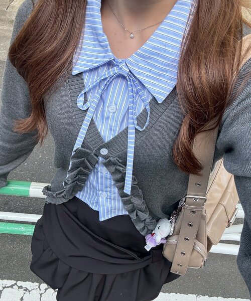 Another Branch olive des olive（アナザーブランチオリーブデオリーブ）の「【れみ@re.__mi23セレクト】フリルドッキングカーディガン（ニット/セーター・レディース・トップグレー/アイボリー/ネイビー/チャコールグレー・FREE）」の15枚目の写真