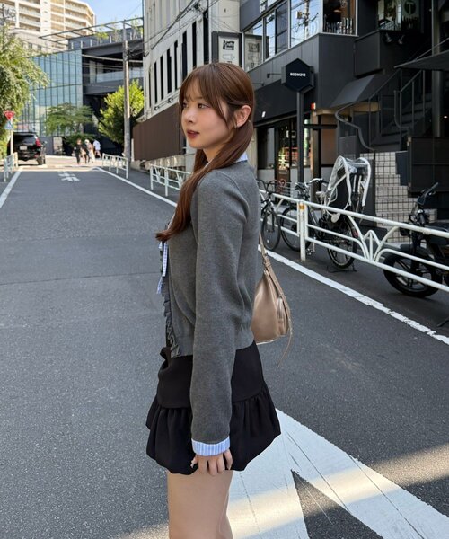 Another Branch olive des olive（アナザーブランチオリーブデオリーブ）の「【れみ@re.__mi23セレクト】フリルドッキングカーディガン（ニット/セーター・レディース・トップグレー/アイボリー/ネイビー/チャコールグレー・FREE）」の19枚目の写真