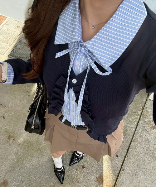 Another Branch olive des olive（アナザーブランチオリーブデオリーブ）の「【れみ@re.__mi23セレクト】フリルドッキングカーディガン（ニット/セーター・レディース・トップグレー/アイボリー/ネイビー/チャコールグレー・FREE）」の4枚目の写真