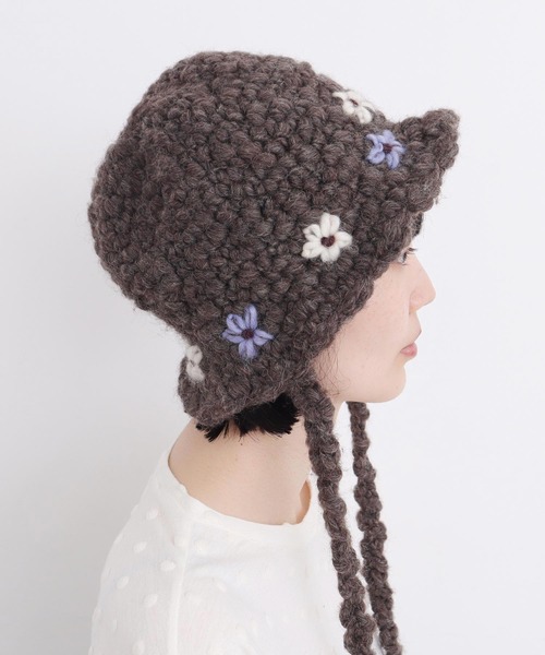 l'atelier du savon（アトリエドサボン）の「ちいさな花のハンドニットハット（ニットキャップ/ビーニー・レディース・オフホワイト/ブラウン・FREE）」の13枚目の写真