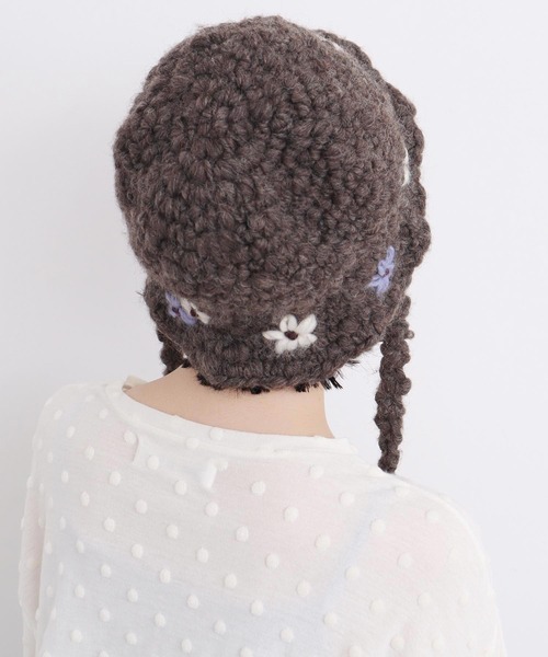 l'atelier du savon（アトリエドサボン）の「ちいさな花のハンドニットハット（ニットキャップ/ビーニー・レディース・オフホワイト/ブラウン・FREE）」の15枚目の写真